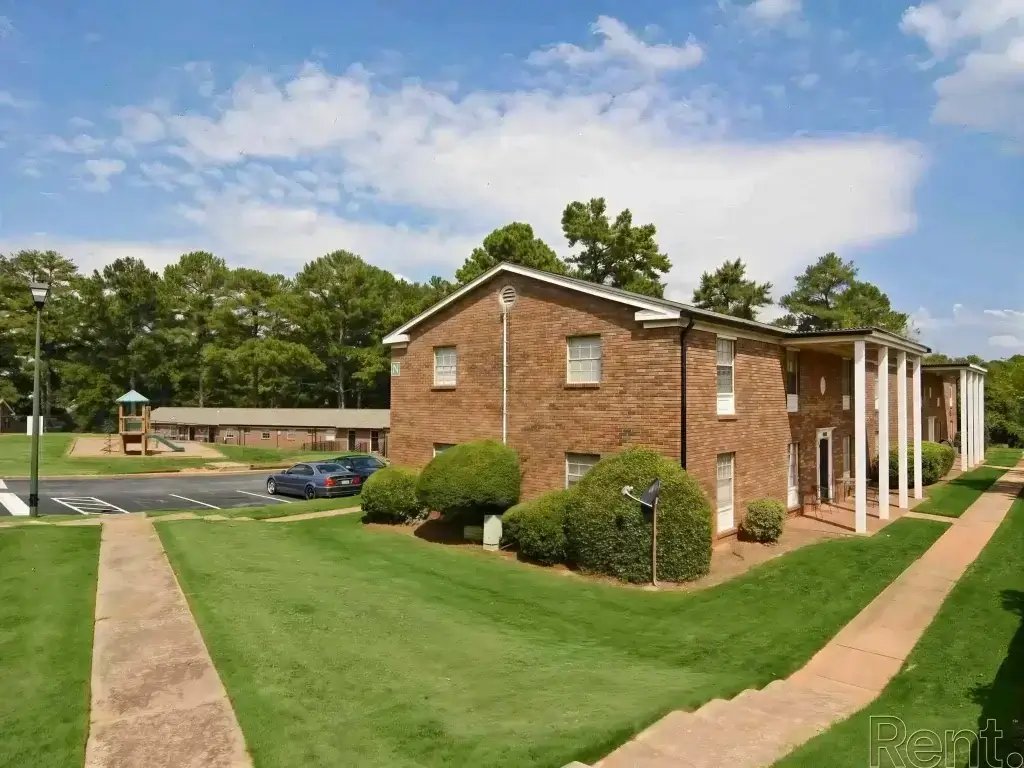 Wynridge Apartments for rent in exterior view