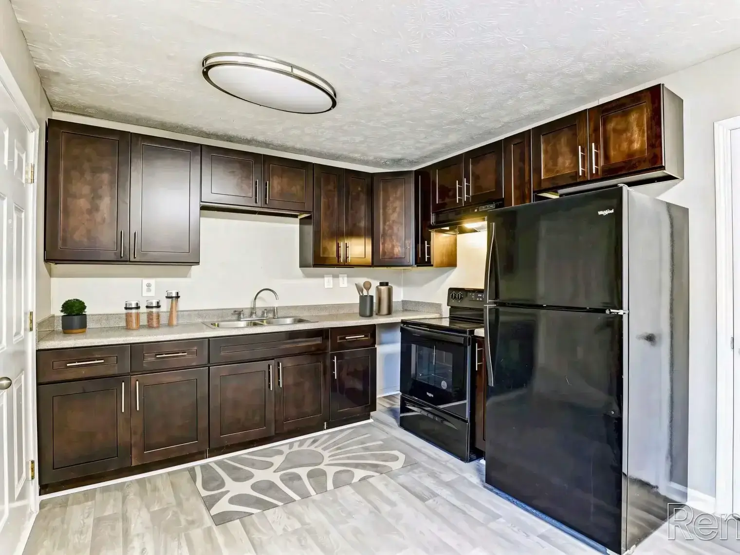 Wynridge Apartments-kitchen