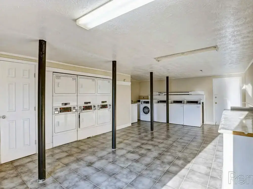 Wynridge Apartments-laundry