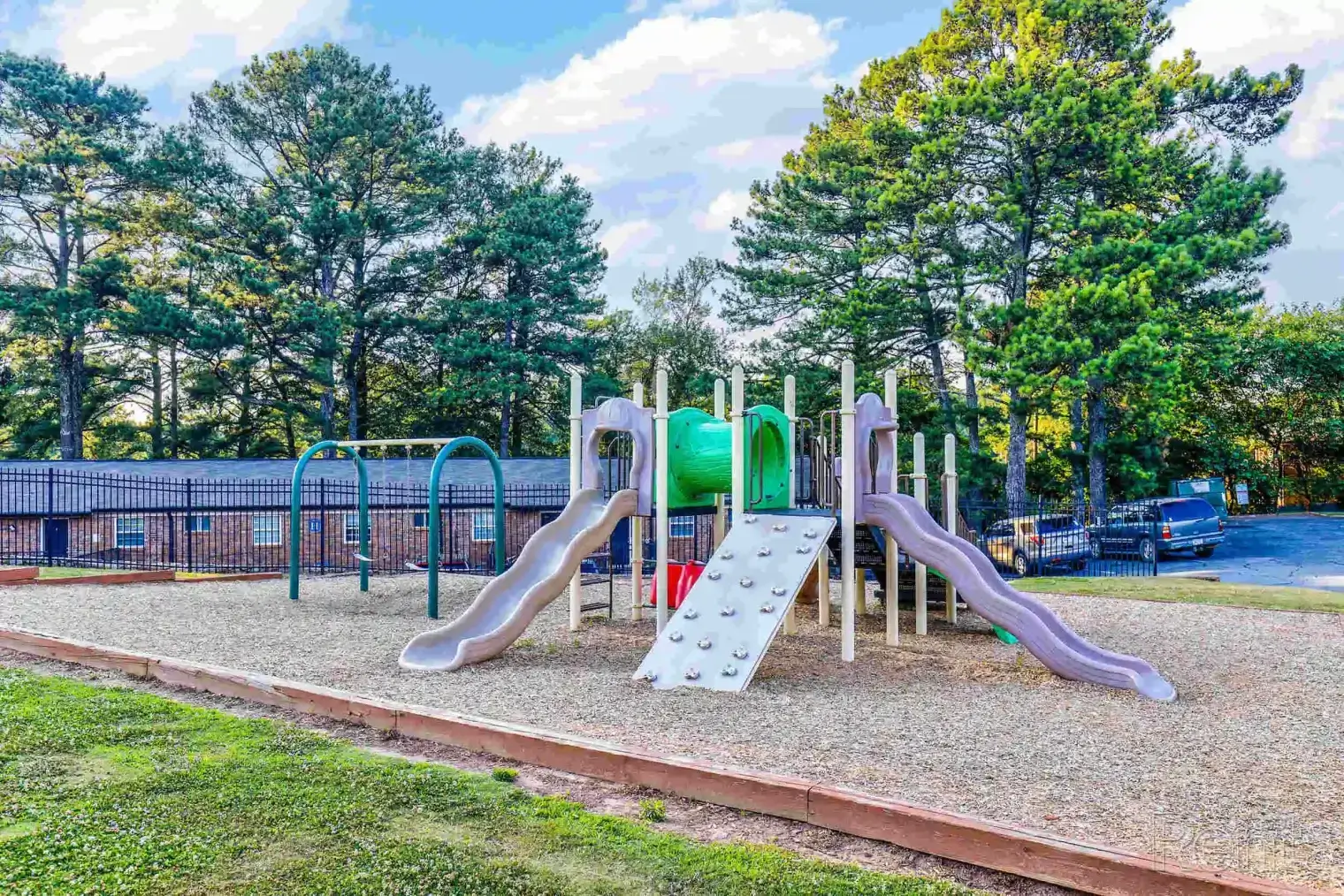 WynridgeApartments-playground(1)